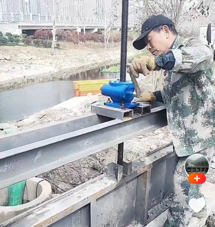 ���̰���