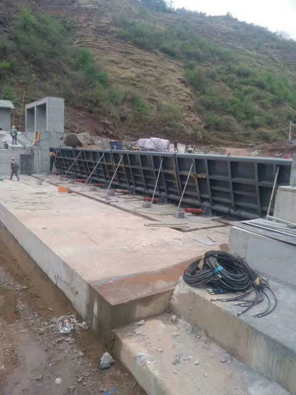 ���̰���